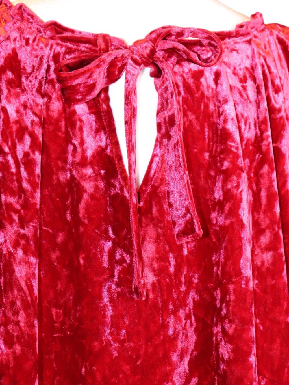 Vibrant Lauren Conrad Red Crushed Velvet Cap Sleeve Blouse Size XL EUC - Picture 5 of 7